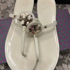 Tory Burch MINI MILLER FLAT THONG-TPU